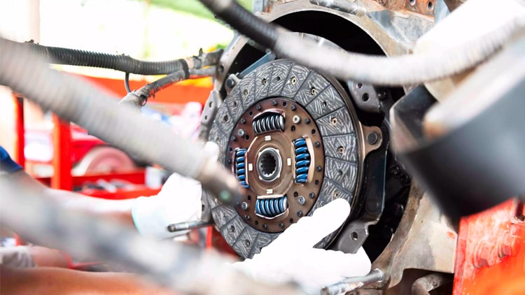 بهترین زمان تعویض دیسک و صفحه کلاچ خودرو