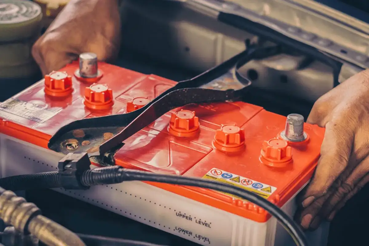 چرا باتری ماشین زود خالی می‌شود؟